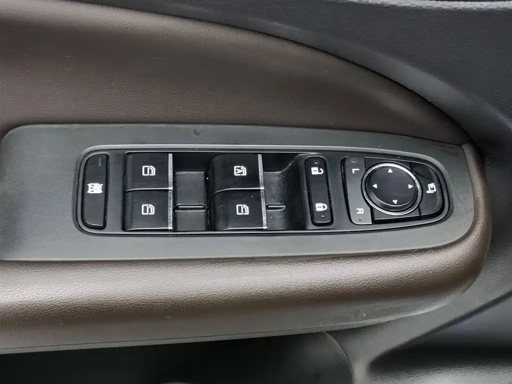 GAC Trumpchi Trumpchi M6 2019 270T DCT Premium Edition (7-seater) (China VI) фото 9
