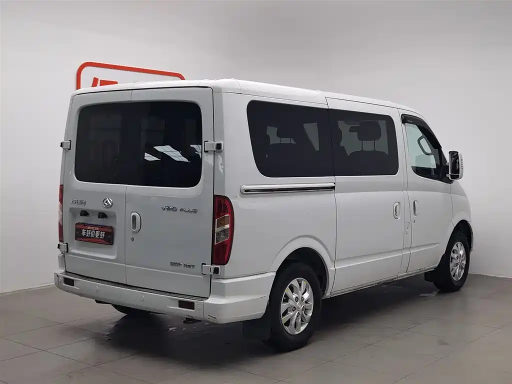 SAIC Maxus Xintu V80 2021 2.0T PLUS AMT Urban Edition Short Wheelbase Ultra-Low Roof 5/6 Seats фото 2