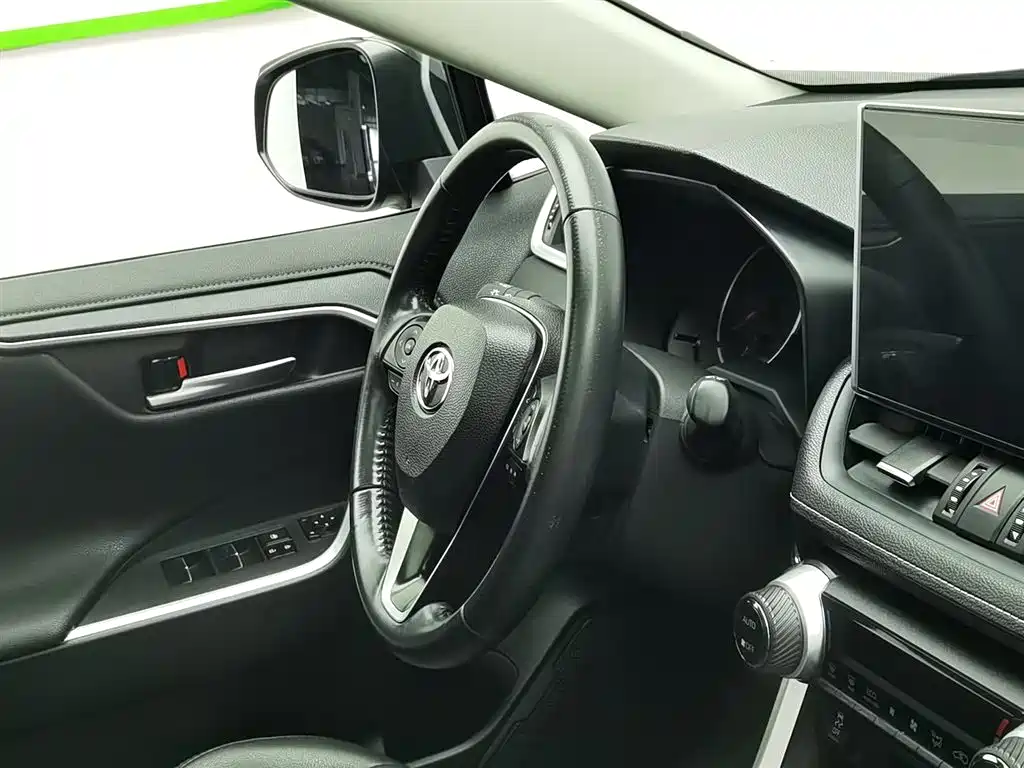 Toyota Wildlander 2022 2.0L CVT FWD Luxury Edition фото 22