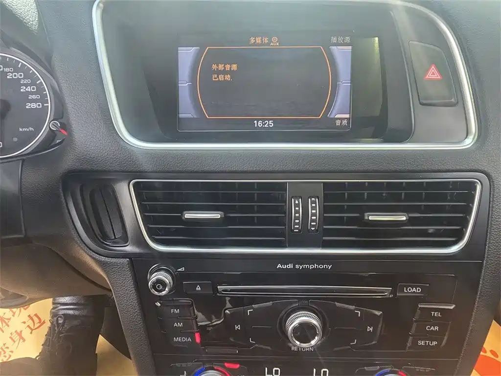 Audi Q5 2017 40 TFSI Technology фото 11