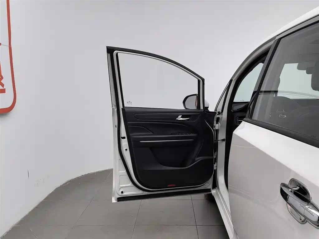 GAC Trumpchi Trumpchi M6 2021 270T DCT Premium Edition (7-seater) фото 8