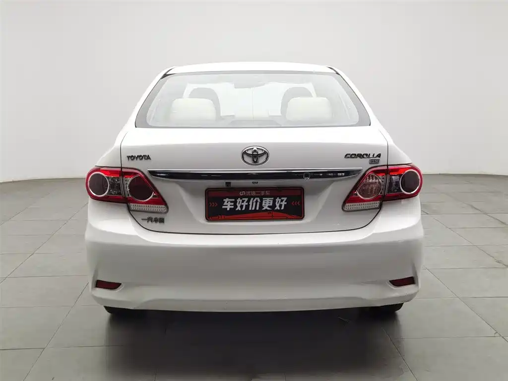 Toyota Corolla 2012 Styling Edition 1.8L CVT GL-i фото 4