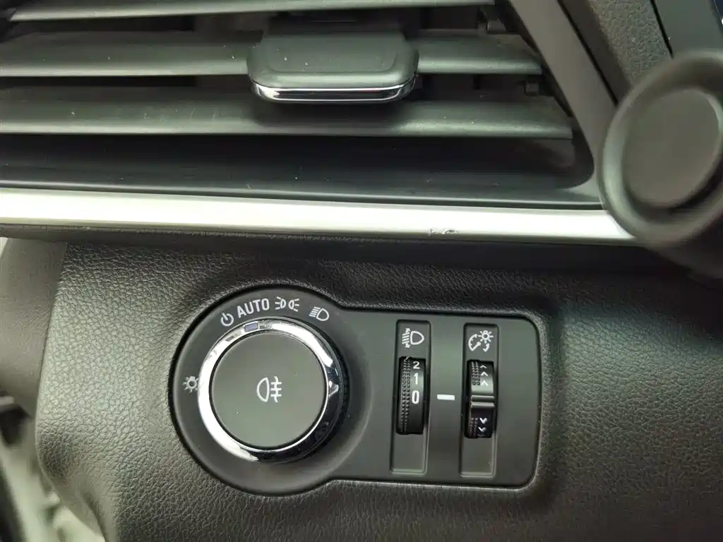 Buick GL6 2019 18T 6-seat Connected Luxury China VI фото 21