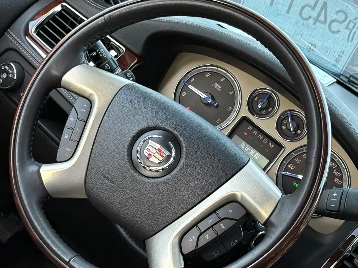 Cadillac Escalade 2013 6.2L ESV Platinum Extended фото 5