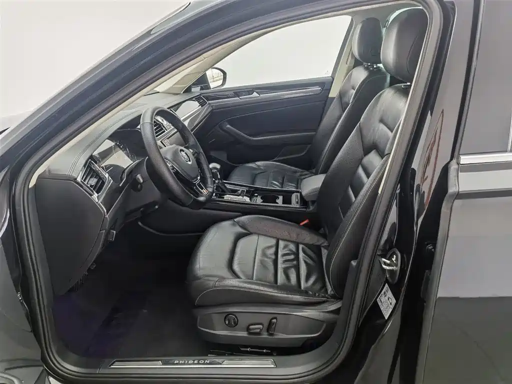Volkswagen Phideon 2016 380TSI 2WD Prestige Edition фото 10