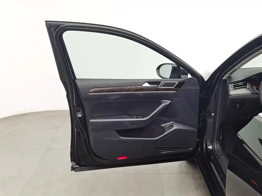 Volkswagen Magotan 2018 380TSI DSG Luxury фото 8