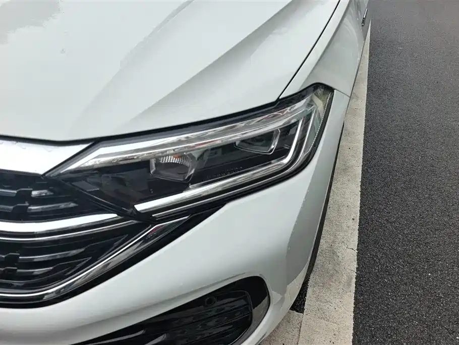 Volkswagen Sagitar 2025 Model Second Facelift 300TSI DSG Transcend Edition фото 5