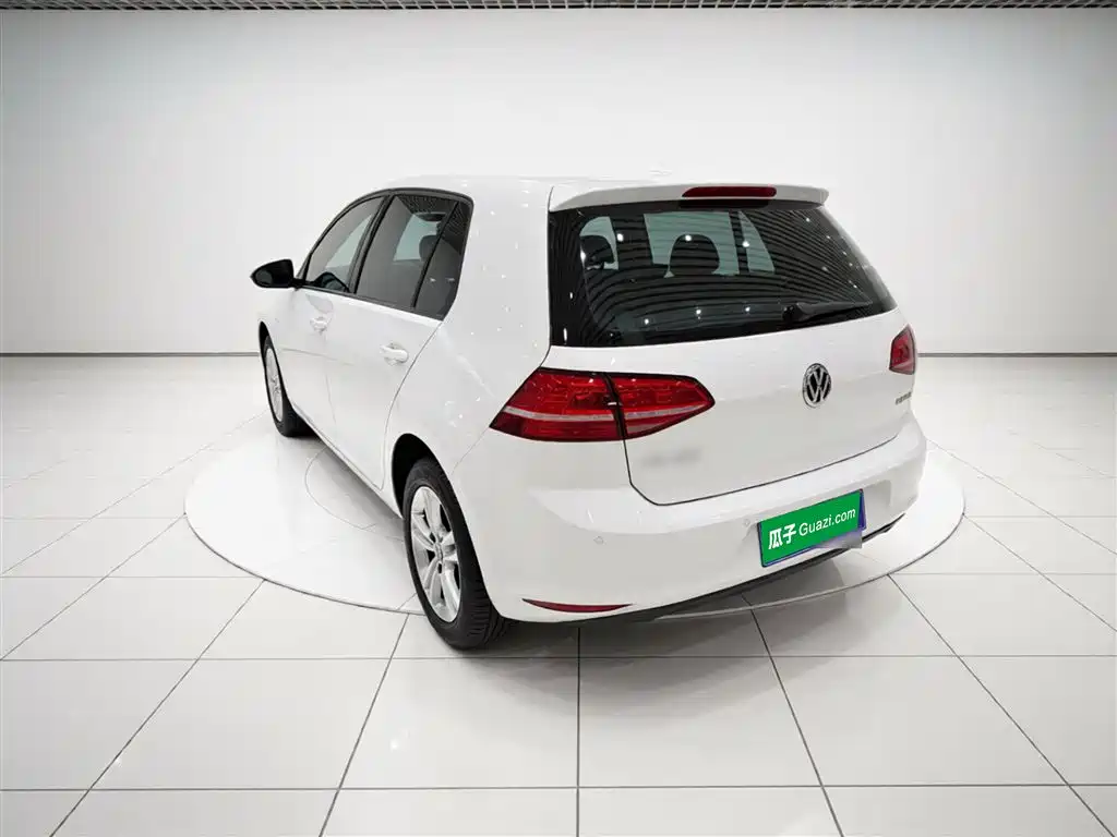 Volkswagen Golf 2016 1.6L Automatic Comfort фото 5