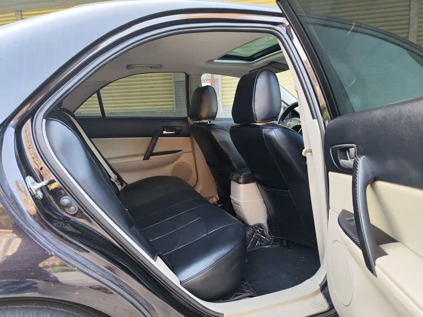 Photo 13 - Mazda 6