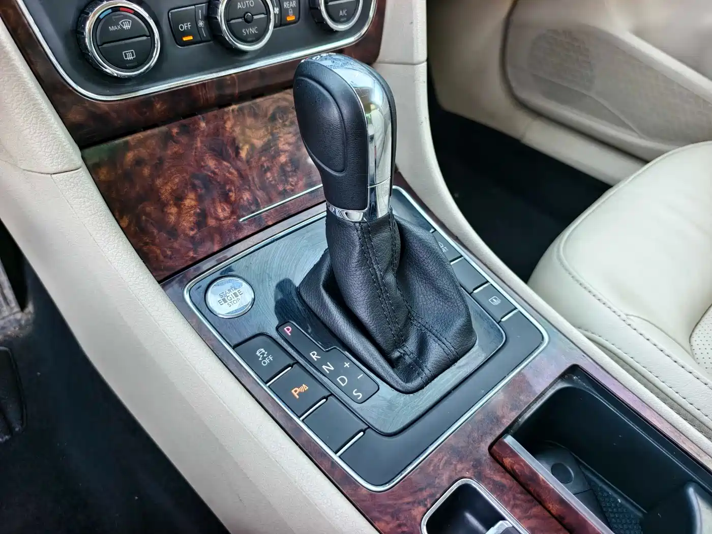 Volkswagen Passat 2013 1.8TSI DSG Yuzun фото 9