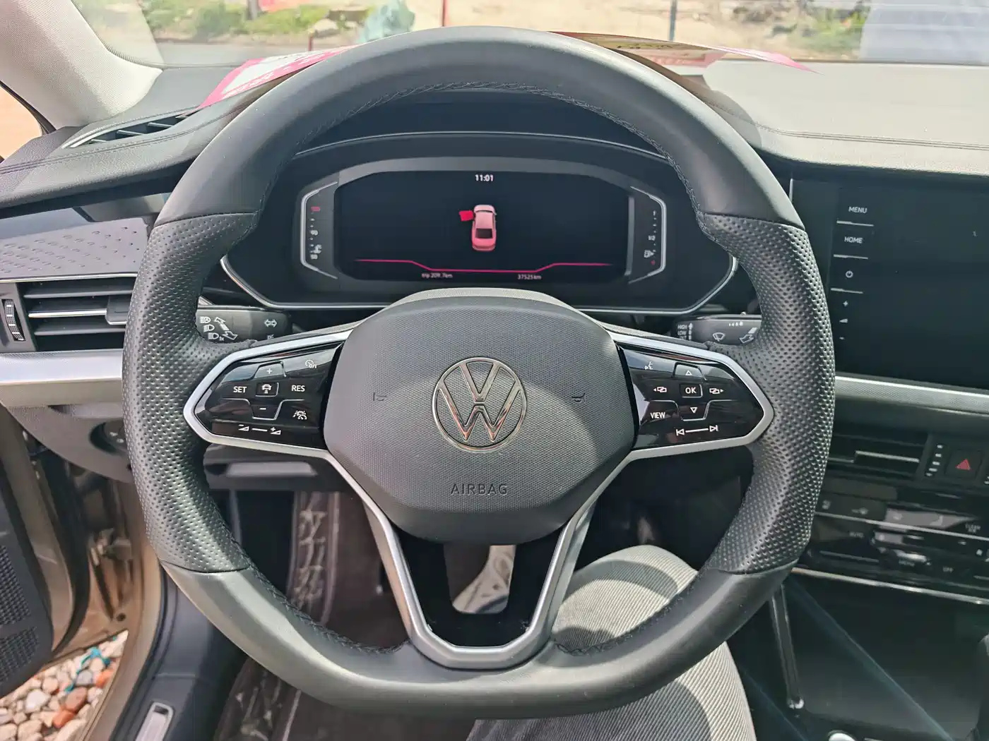 Volkswagen Passat 2022 330TSI Luxury Edition фото 13
