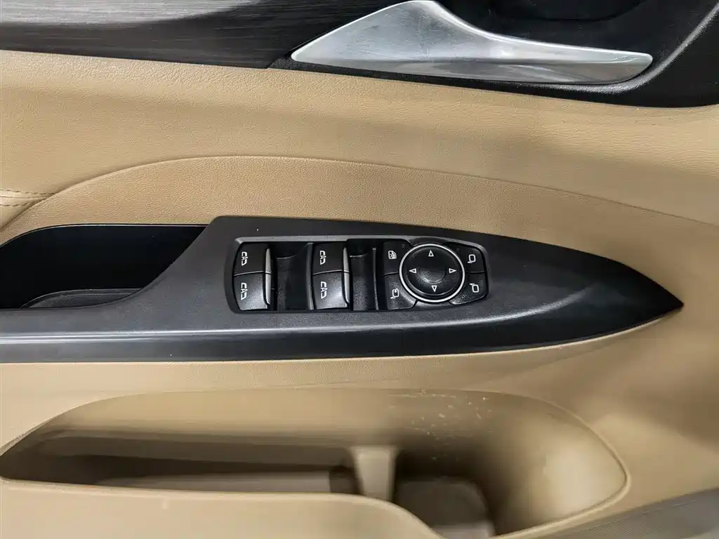 Buick GL8 2021 ES Landlord 653T Premium фото 9