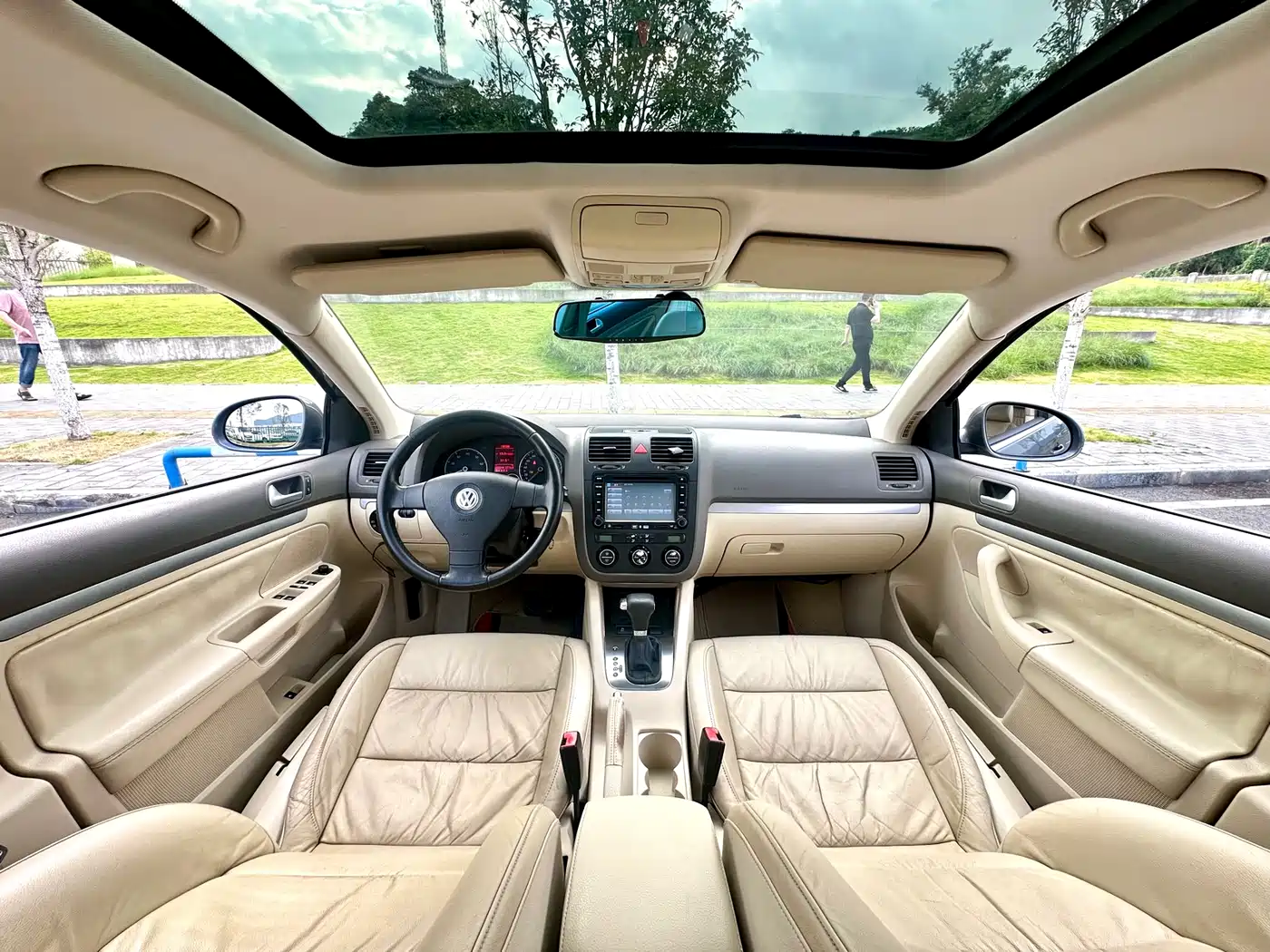 Volkswagen Sagitar 2010 1.4TSI Automatic Luxury фото 39