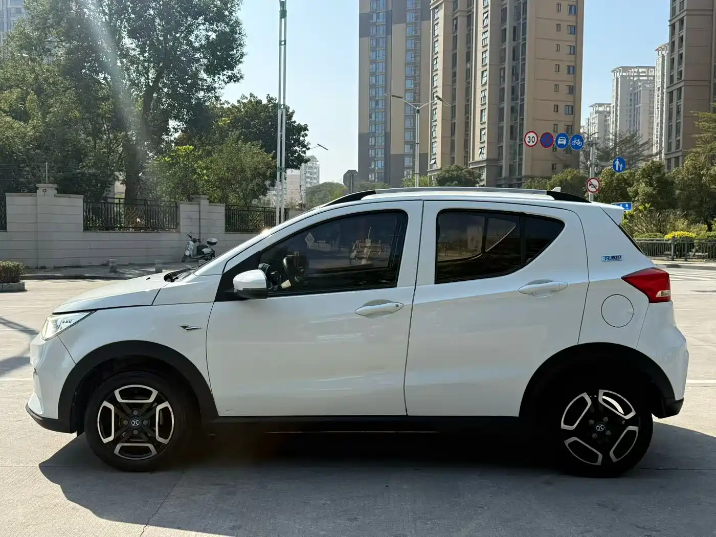 BAIC NEW ENERGY EC3