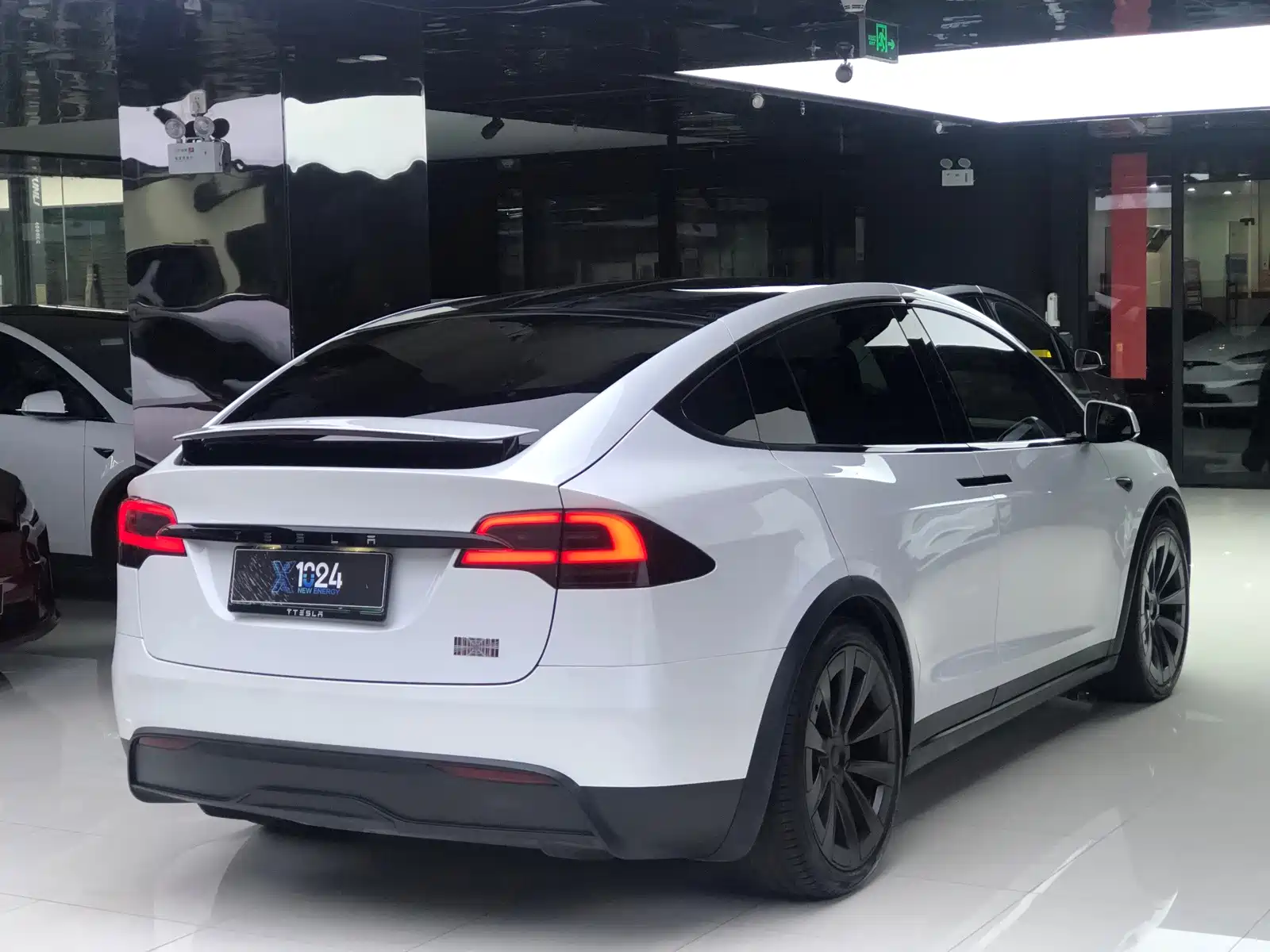 Фото 6 - Tesla Model X