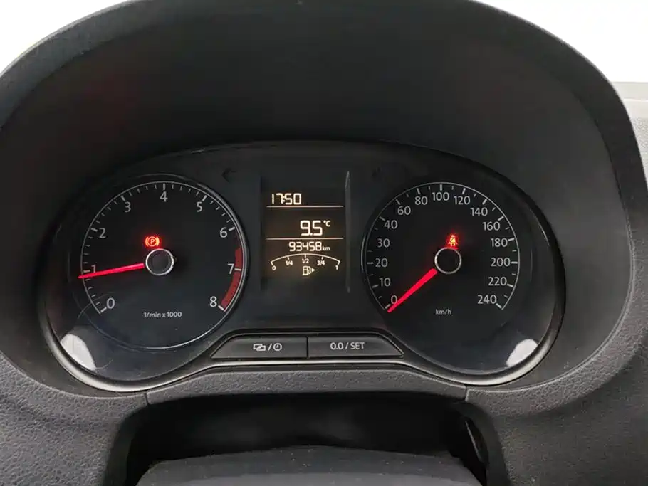 Volkswagen Polo 2014 1.4L Manual Trend Edition фото 14