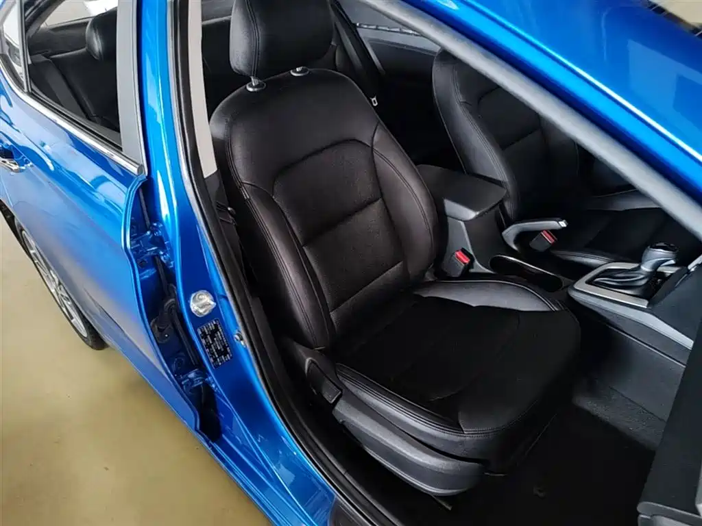 Hyundai Elantra 2016 Model 1.6L Automatic Smart Elite фото 25