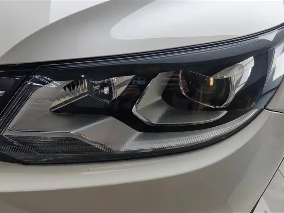 Volkswagen Tiguan 2015 1.8TSI Automatic 2WD Highline фото 5