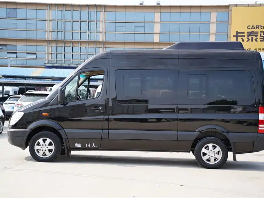 Mercedes-Benz Sprinter 2016 2014 Model 2.1T Excellent Travel Medium Wheelbase