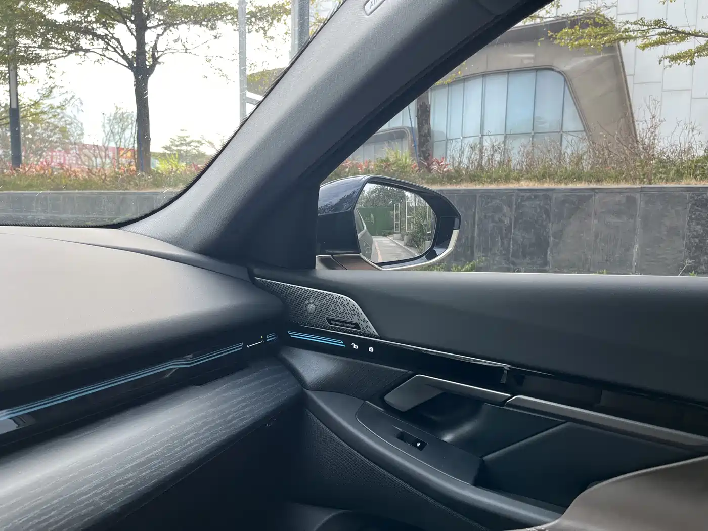 BMW 5 Series 2024 525Li M Sport Package фото 20