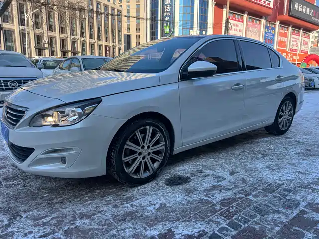 PEUGEOT 408