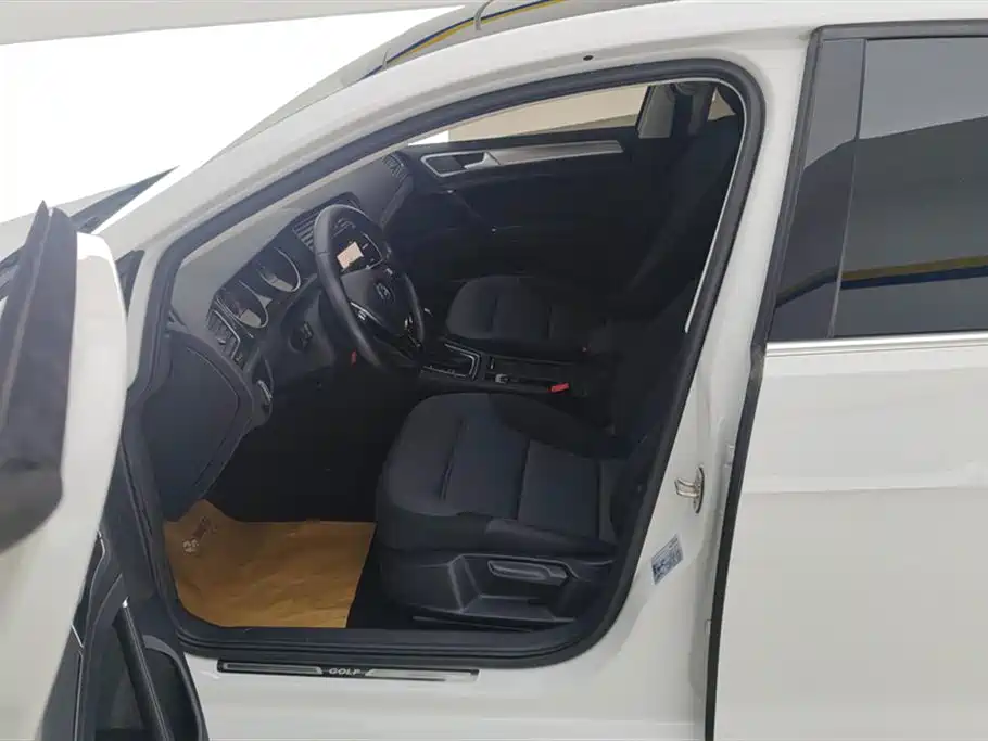 Volkswagen Golf 2020 280TSI DSG Comfort фото 9