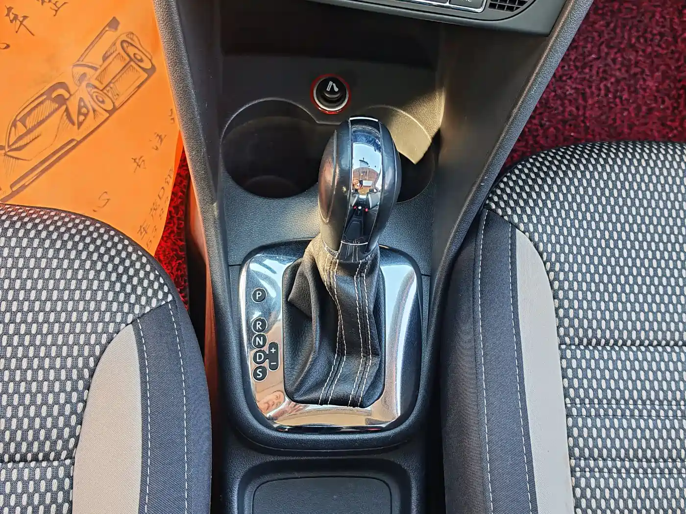 Volkswagen Polo 2014 1.6L Cross Polo Automatic фото 15