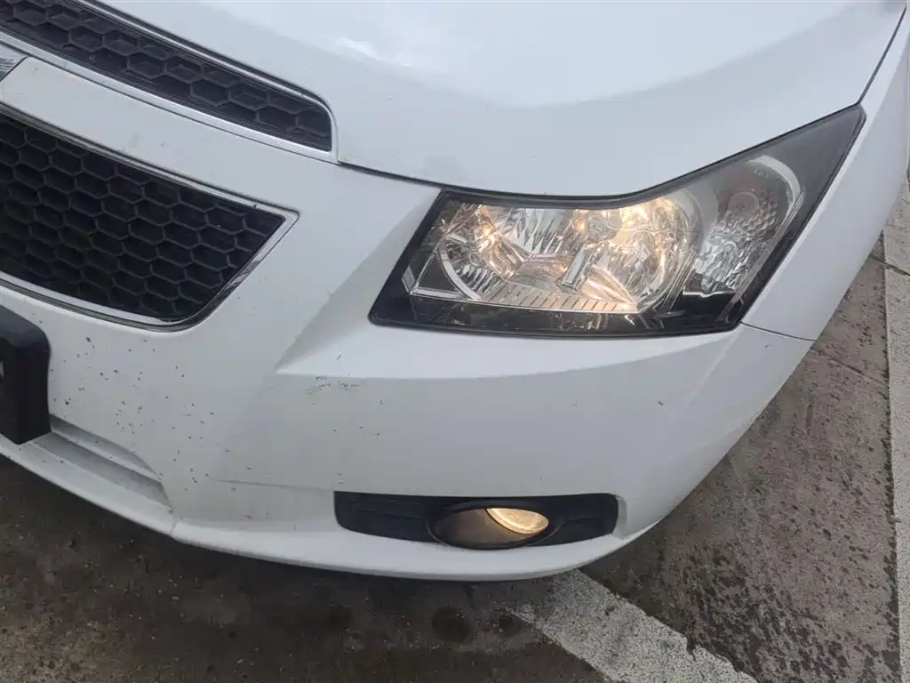 Chevrolet Cruze 2013 Hatchback 1.6L Manual Luxury фото 24