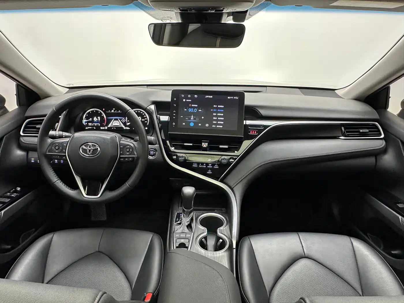 Toyota Camry 2023 2.5G Luxury Edition фото 9