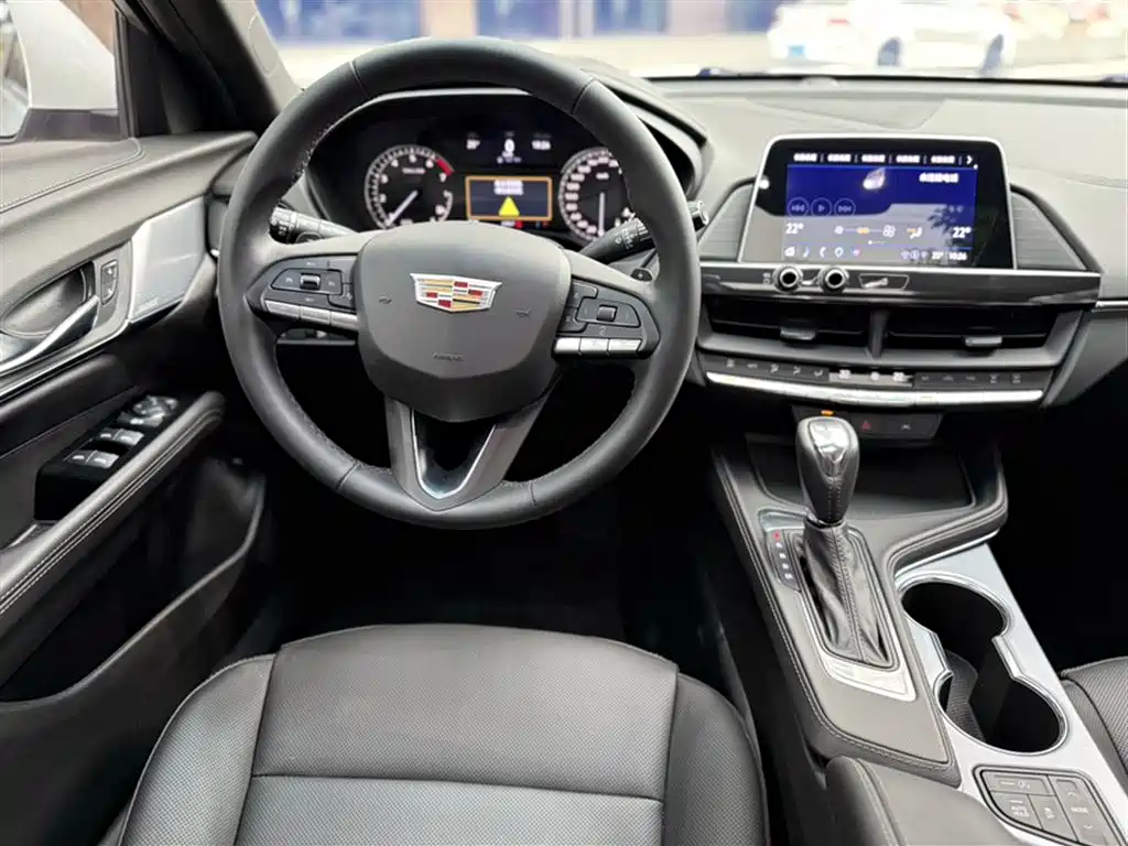 Cadillac CT4 2023 25T Luxury Model фото 2