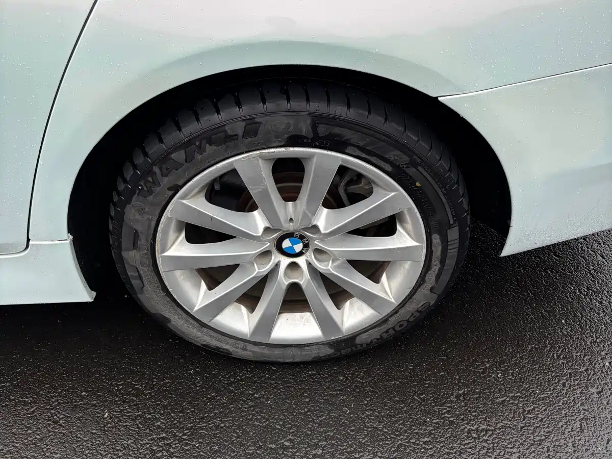 BMW 5 Series 2013 530Li Leadership фото 12
