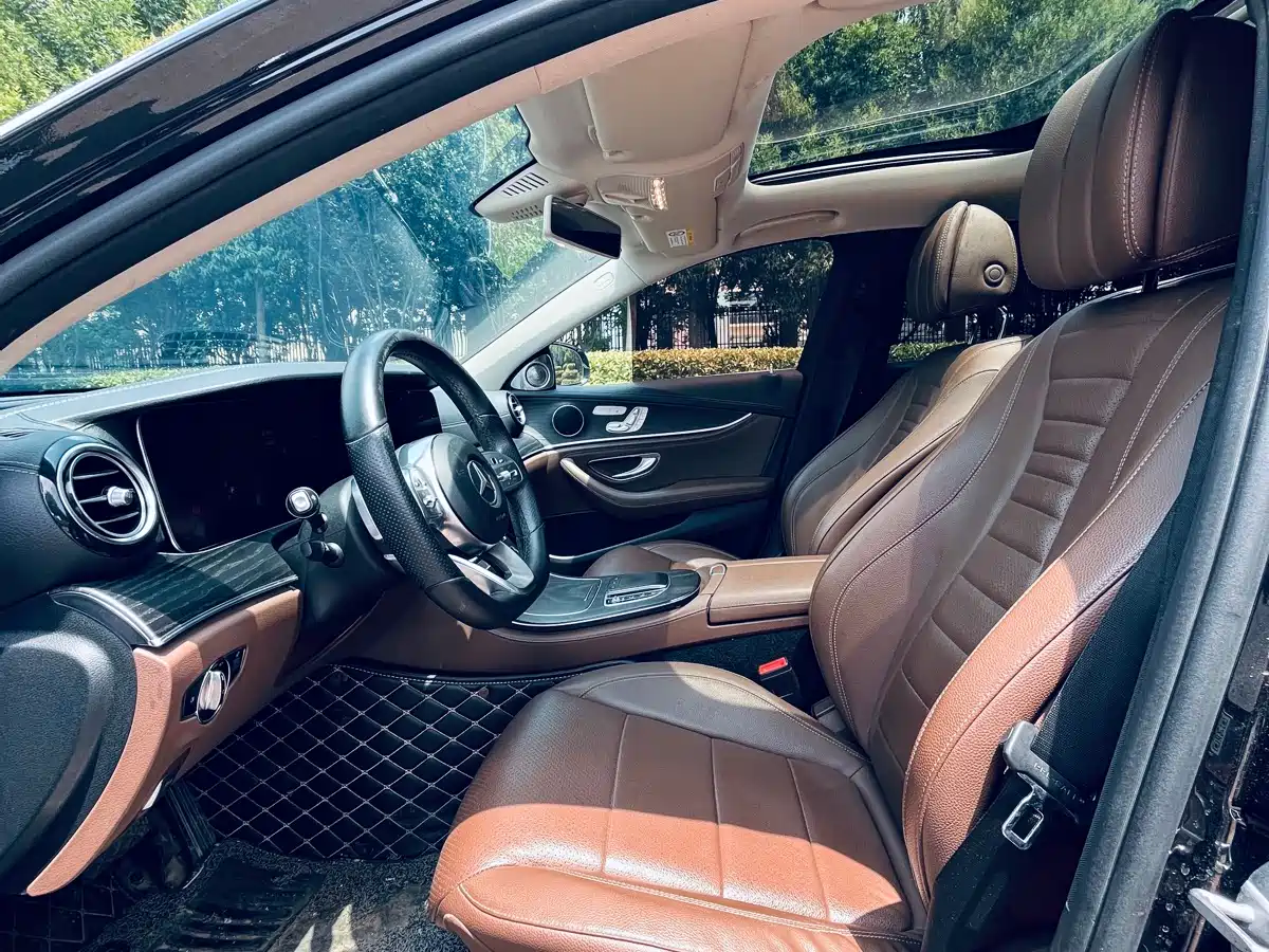 Mercedes-Benz E-Class 2020 E 300 L Sport Fashion Model фото 2