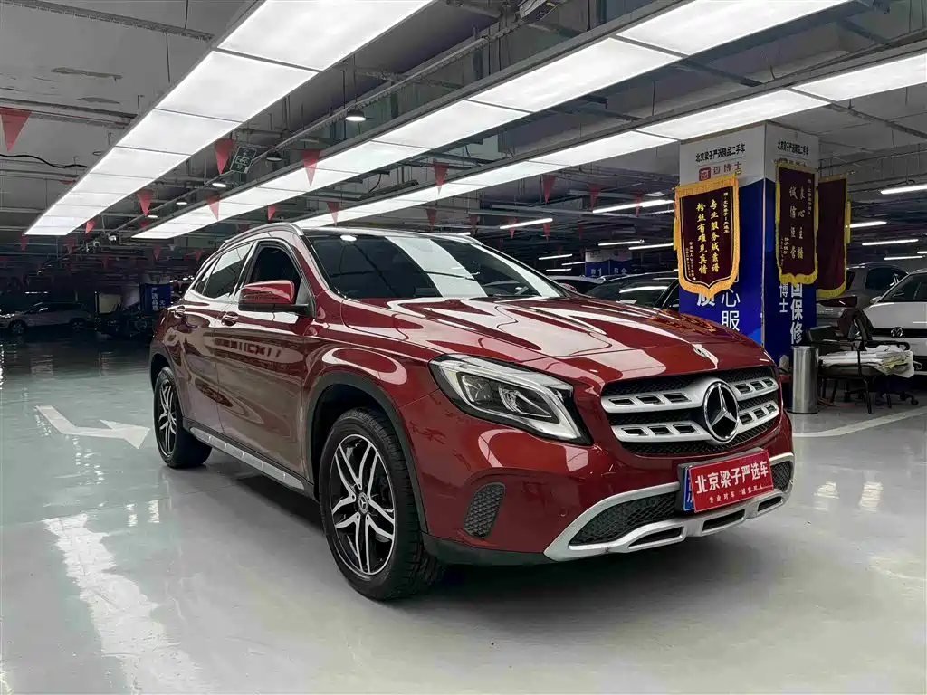 Mercedes-Benz GLA 2017 GLA 200 Fashion