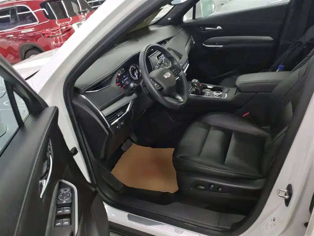 Cadillac XT4 2018 28T FWD Leading Edition фото 15