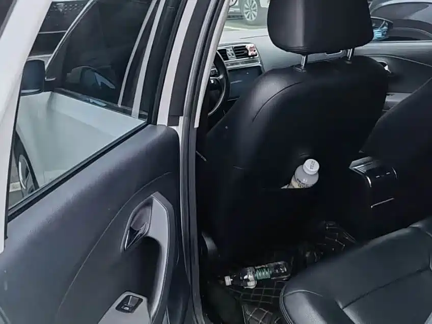 Volkswagen Polo 2018 1.5L Auto Safe Drive фото 5