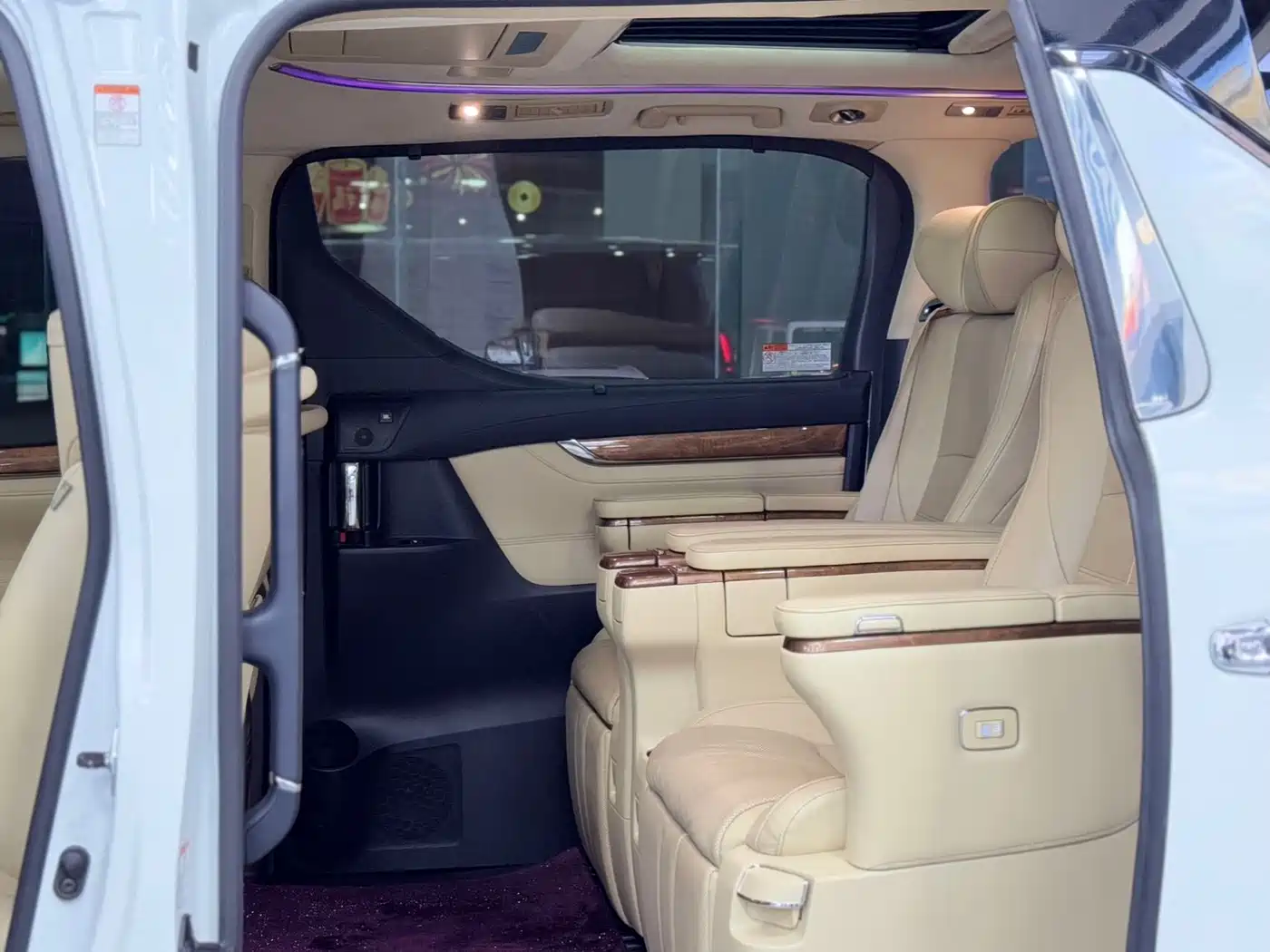 Toyota Alphard 2018 3.5L Premium фото 10