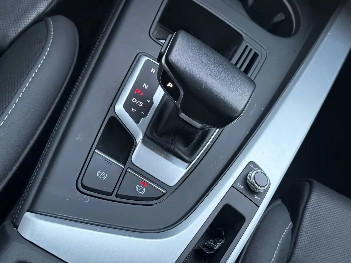 Audi A4L 2022 40 TFSI Luxury Dynamic фото 16
