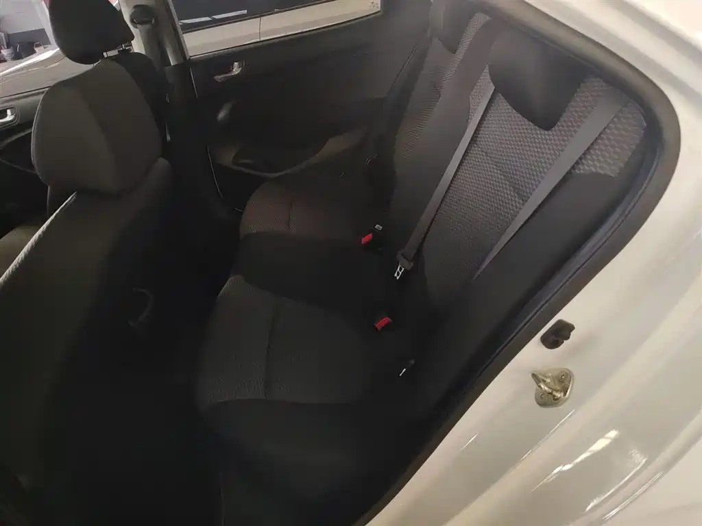 Hyundai Verna 2020 1.4L Manual GL Renewal Edition фото 17