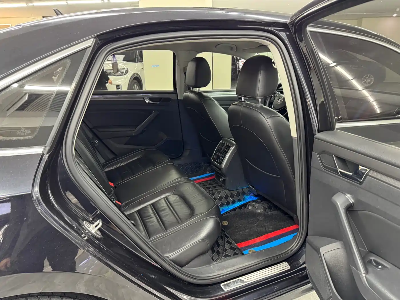 Volkswagen Passat 2017 330TSI DSG Prestige фото 9