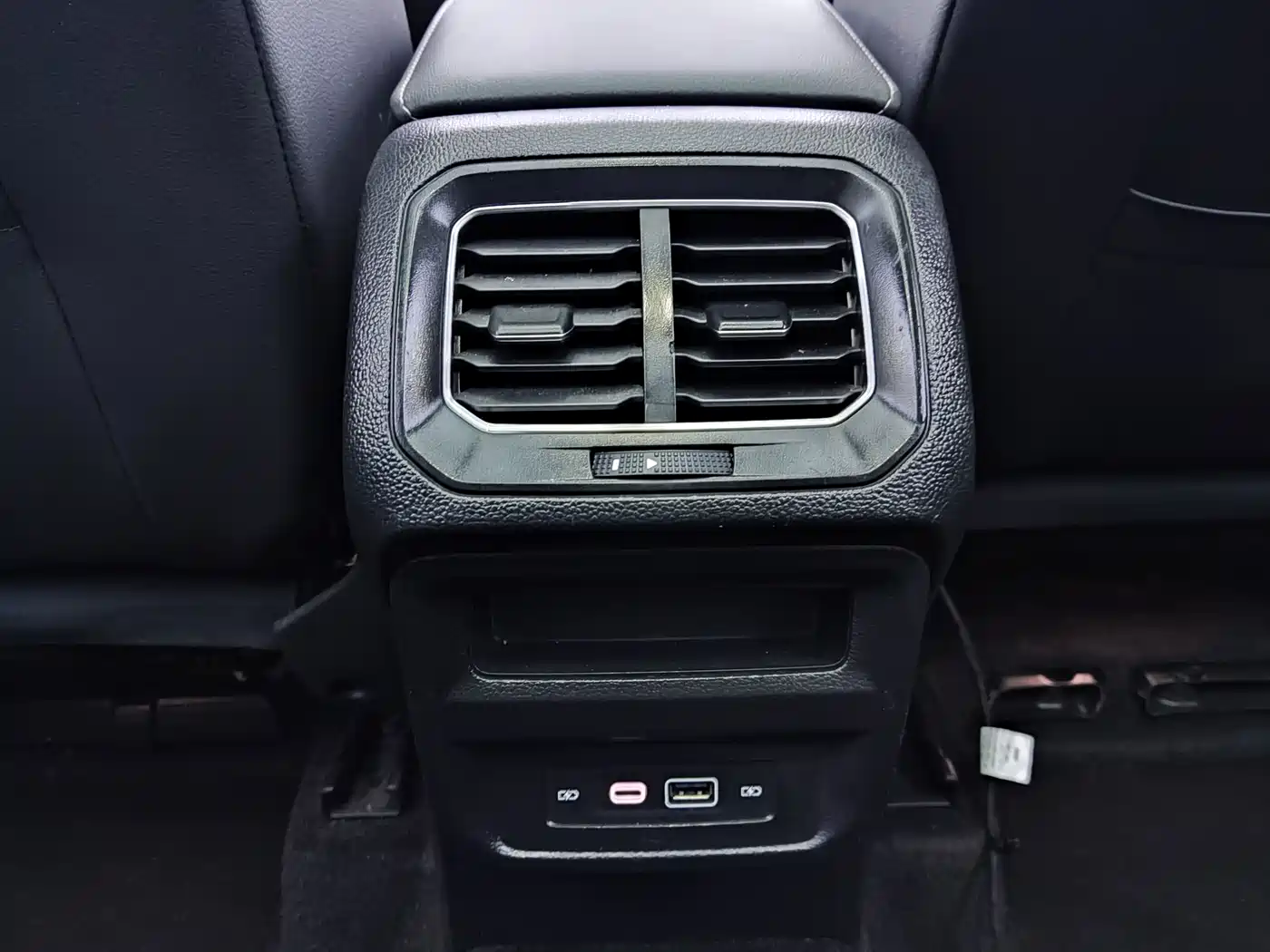 Volkswagen Tiguan L 2023 280TSI 2WD Trend Limited Edition фото 17