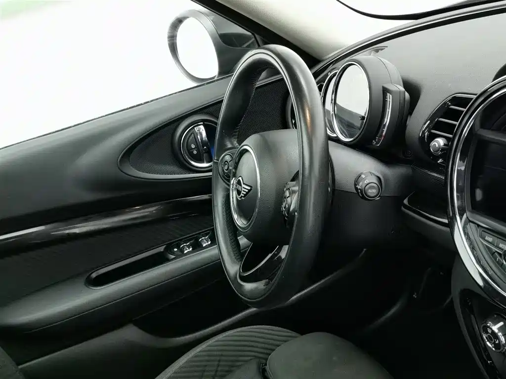 MINI CLUBMAN 2016 Facelift 1.5T COOPER фото 22