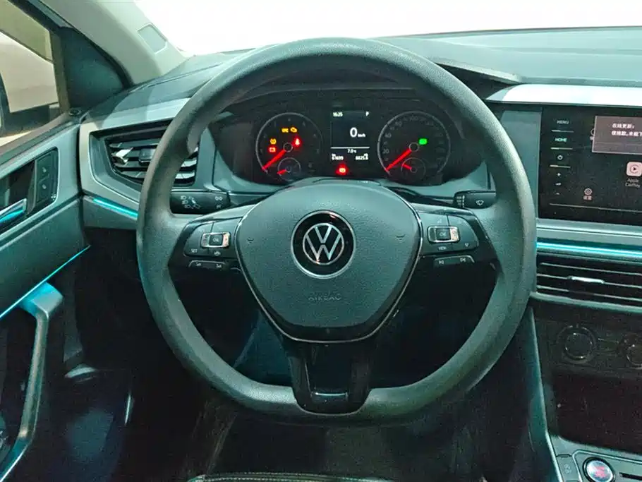 Volkswagen Polo 2021 Plus 1.5L Automatic Panorama Enjoyment Edition фото 15