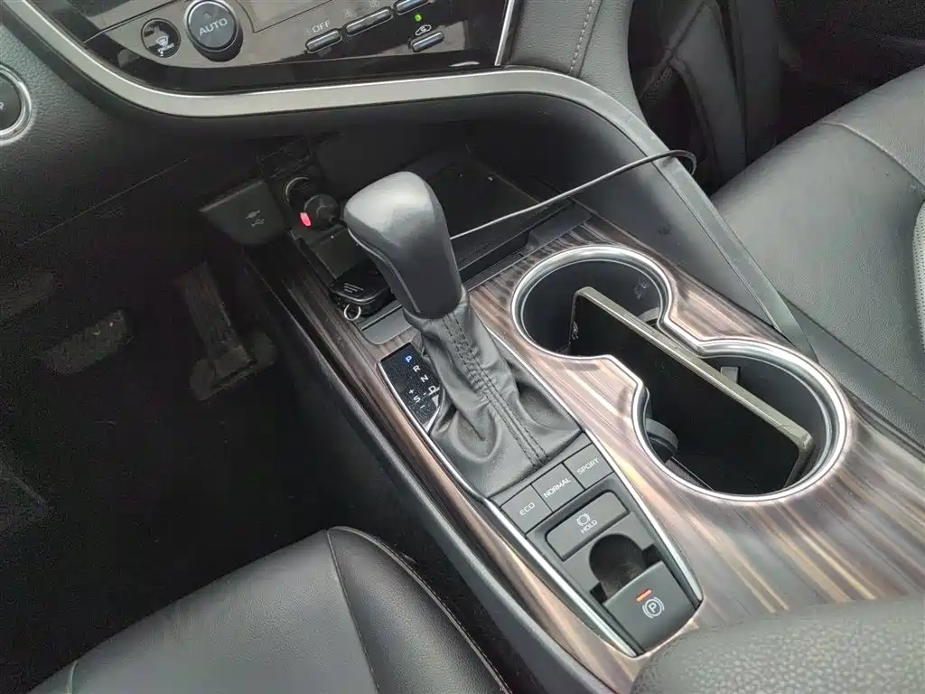 Toyota Camry 2019 2.5G Luxury Edition China VI фото 10