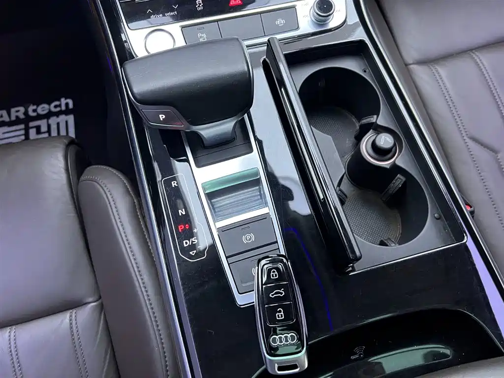 Audi A8 2018 A8L 55 TFSI quattro Launch Premium фото 25
