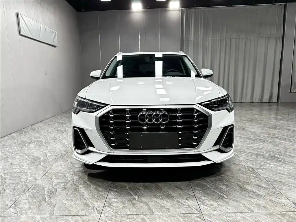 Audi Q3 2022 35 TFSI Fashion Dynamic фото 2