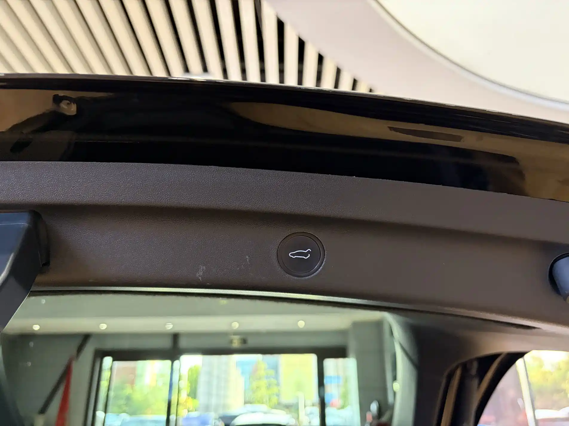 Фото 10 - Tesla Model Y