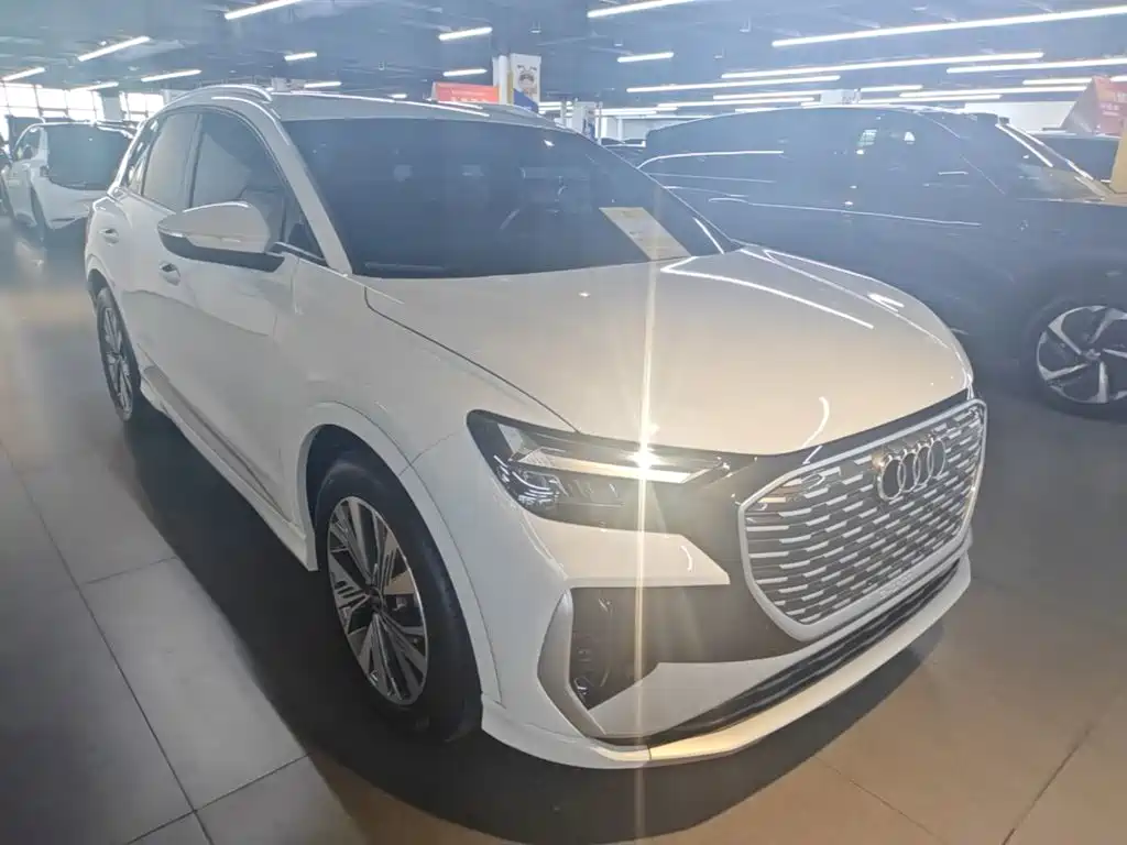 Фото 4 - Audi Q4 e-tron