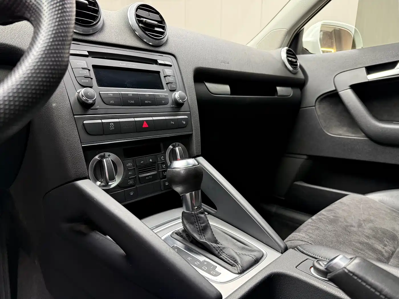 Audi A3 (Import) 2013 Sportback 35 TFSI Luxury фото 8