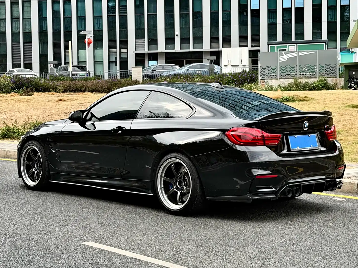 BMW M4 2019 M4 Coupe Shadow Edition фото 7