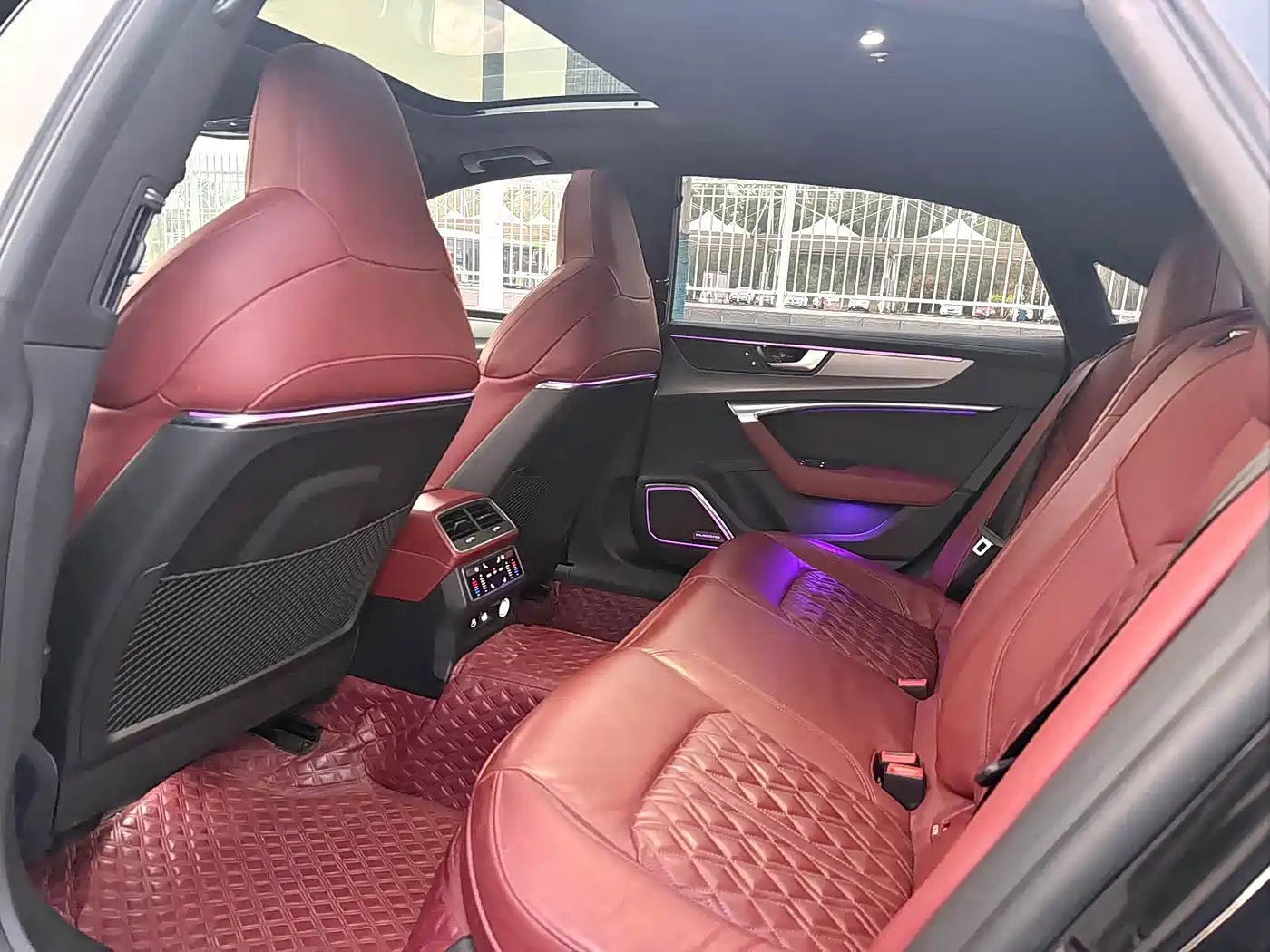 Audi A7L 2023 45 TFSI quattro S-line Black Warrior Edition фото 6